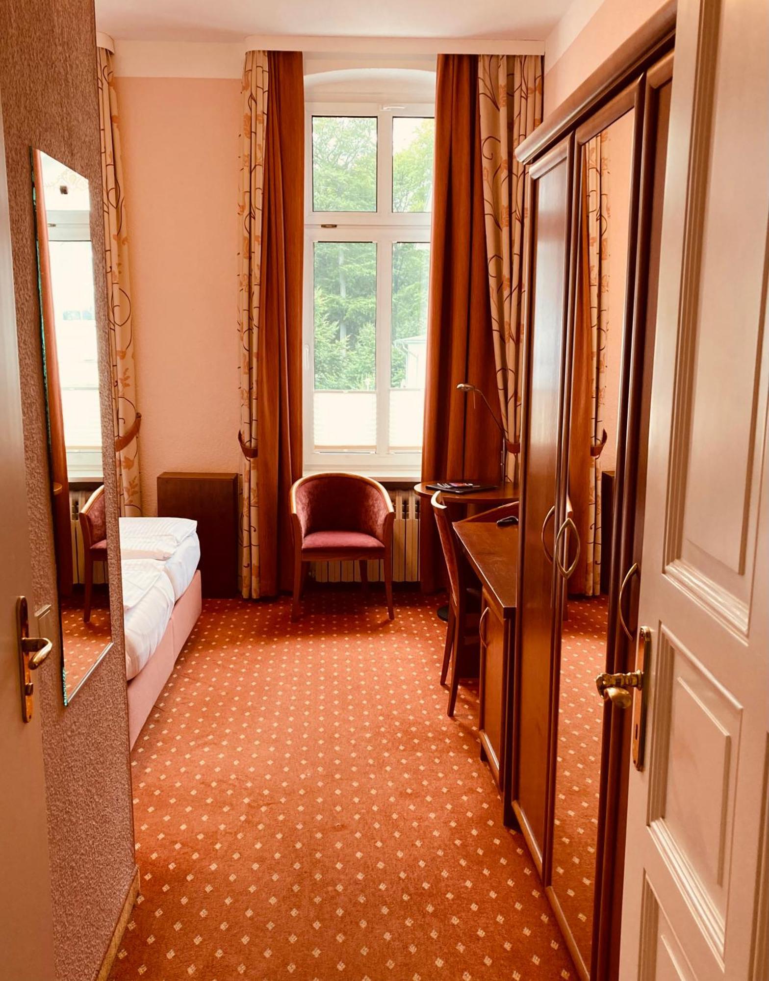 Hotel Germania Херингсдорф Экстерьер фото