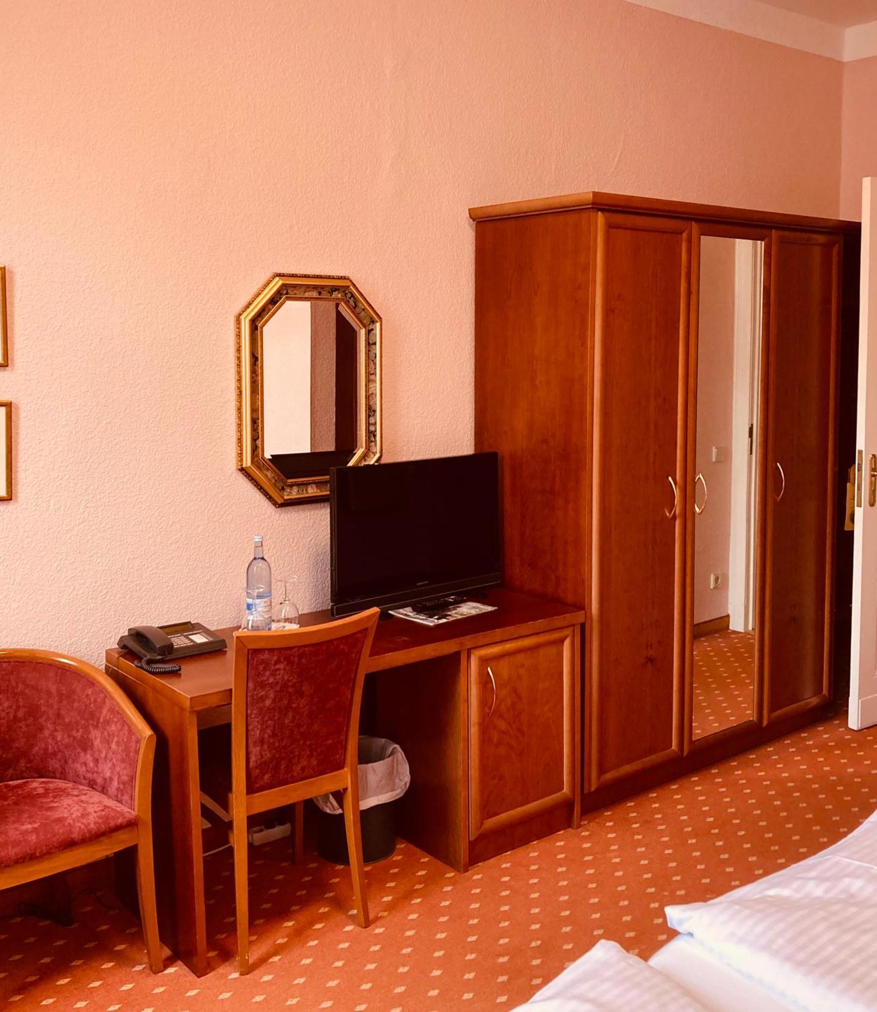 Hotel Germania Херингсдорф Экстерьер фото
